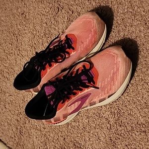 Womens Brooks Ravenna sz 9